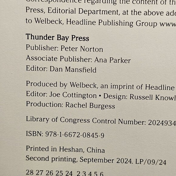 Taylor Swift "The Stories Behind The Songs" By Annie Zaleski Hardcover Book - Picture 7 of 10